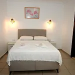 Πανσιόν Melis 4*