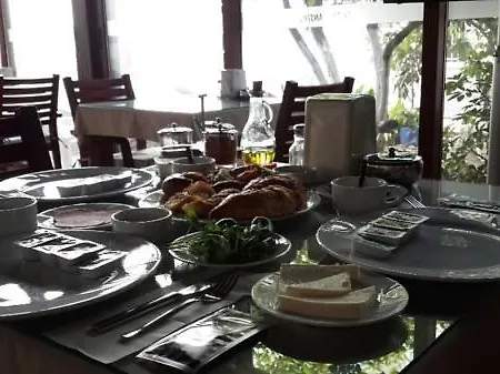 멜리스 게스트하우스 4*