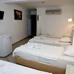 Melis 4*