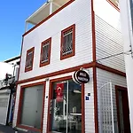 Melis 4*